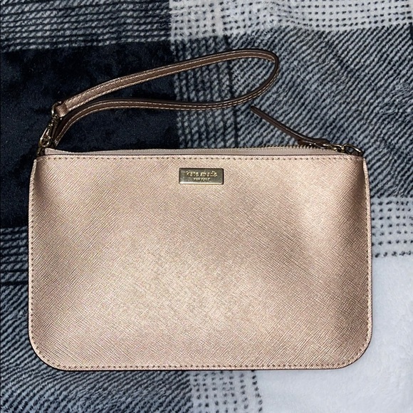Preloved Kate Spade wristlet in rose gold - Picture 1 of 5